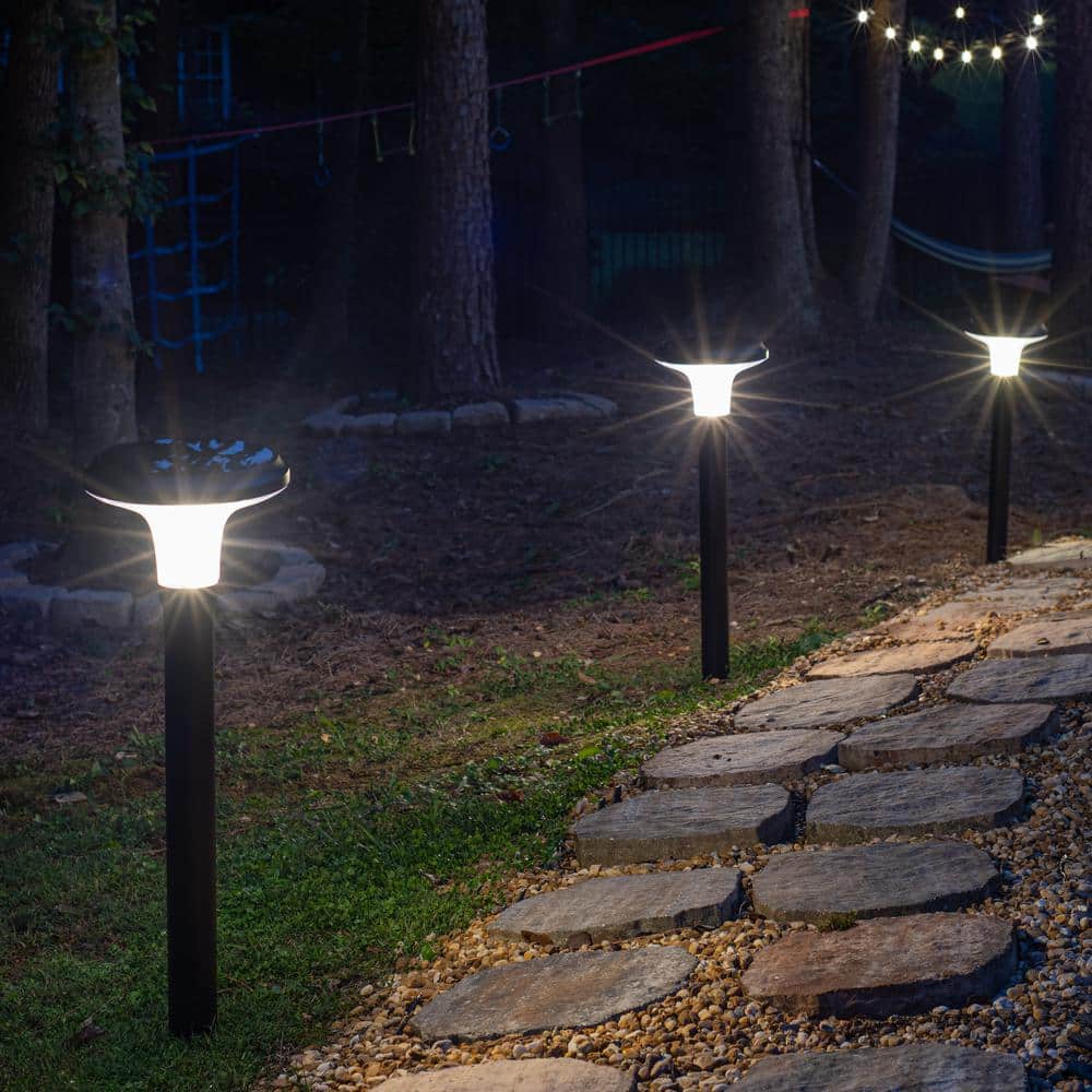 Black Cast Aluminum LED Solar Pathway Light with Dusk to Dawn