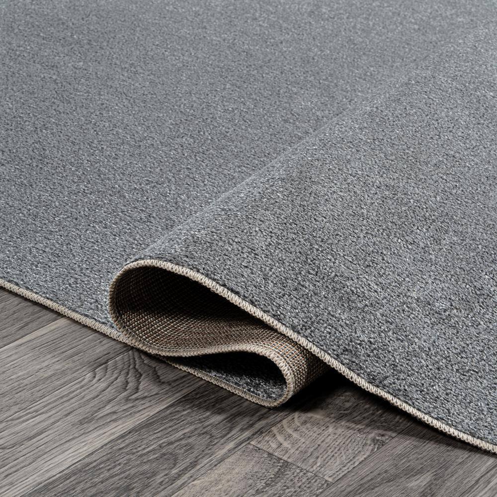Gray 3' x 5' Solid Synthetic Machine-Washable Area Rug
