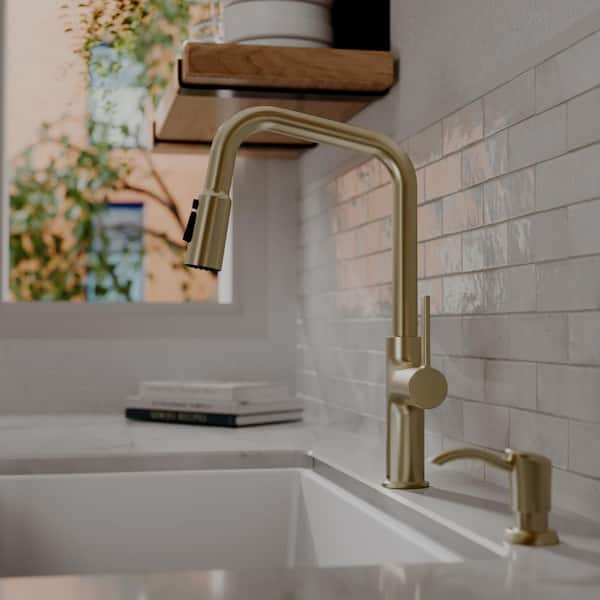 Karran Stalbridge Single Handle Pull-Down Sprayer Kitchen Faucet