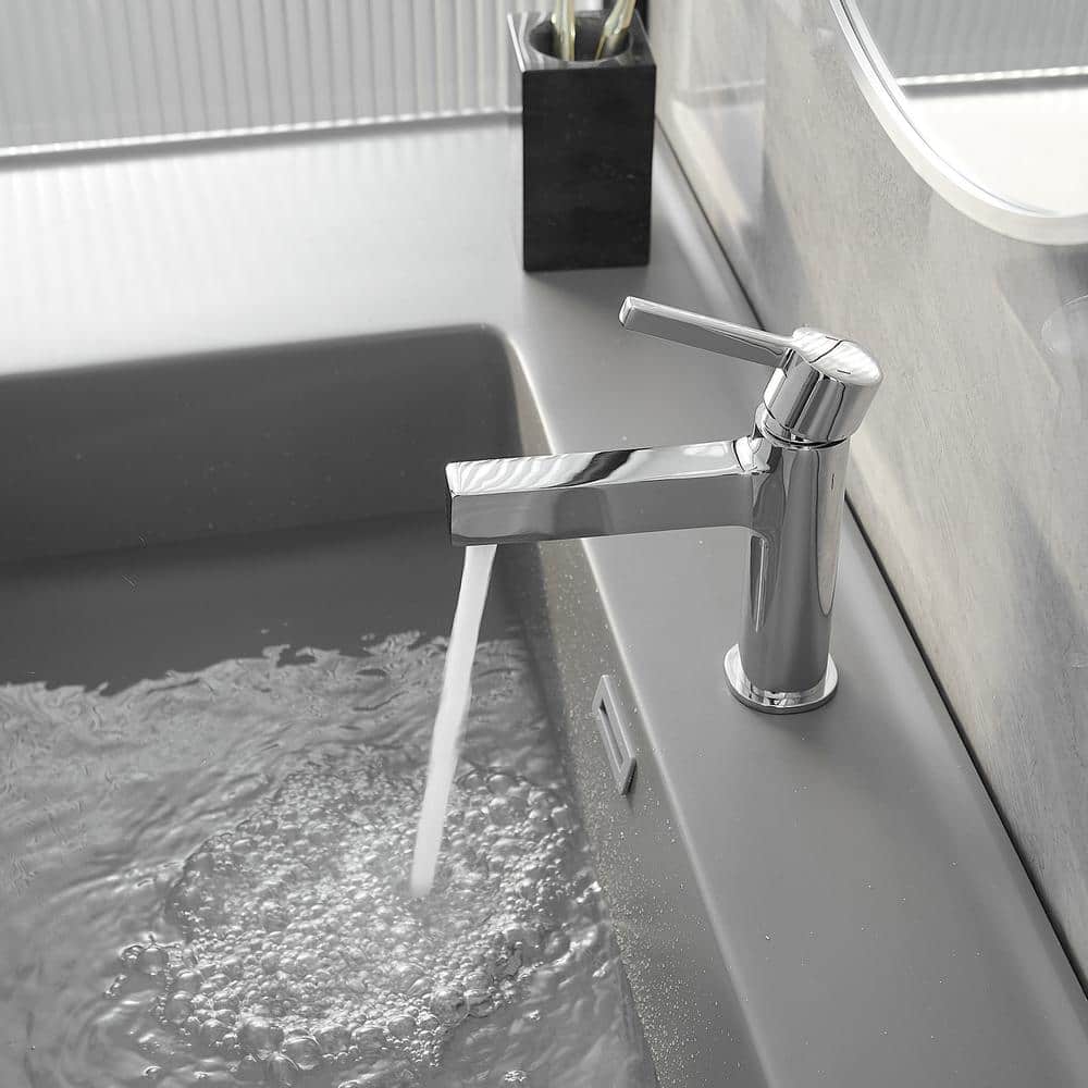 Polished Chrome Single Handle Modern Bathroom Faucet