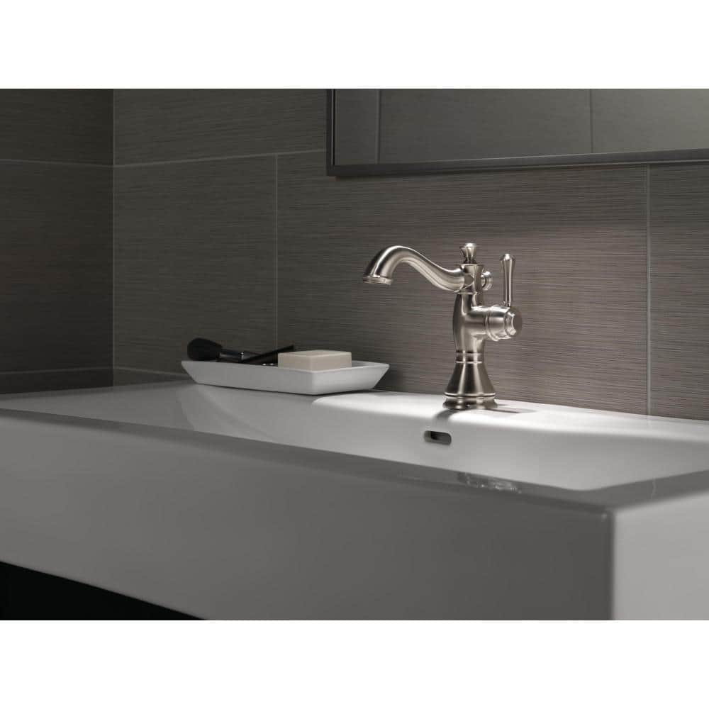 Stainless Steel Single Handle Bathroom Faucet with Metal Drain Assembly