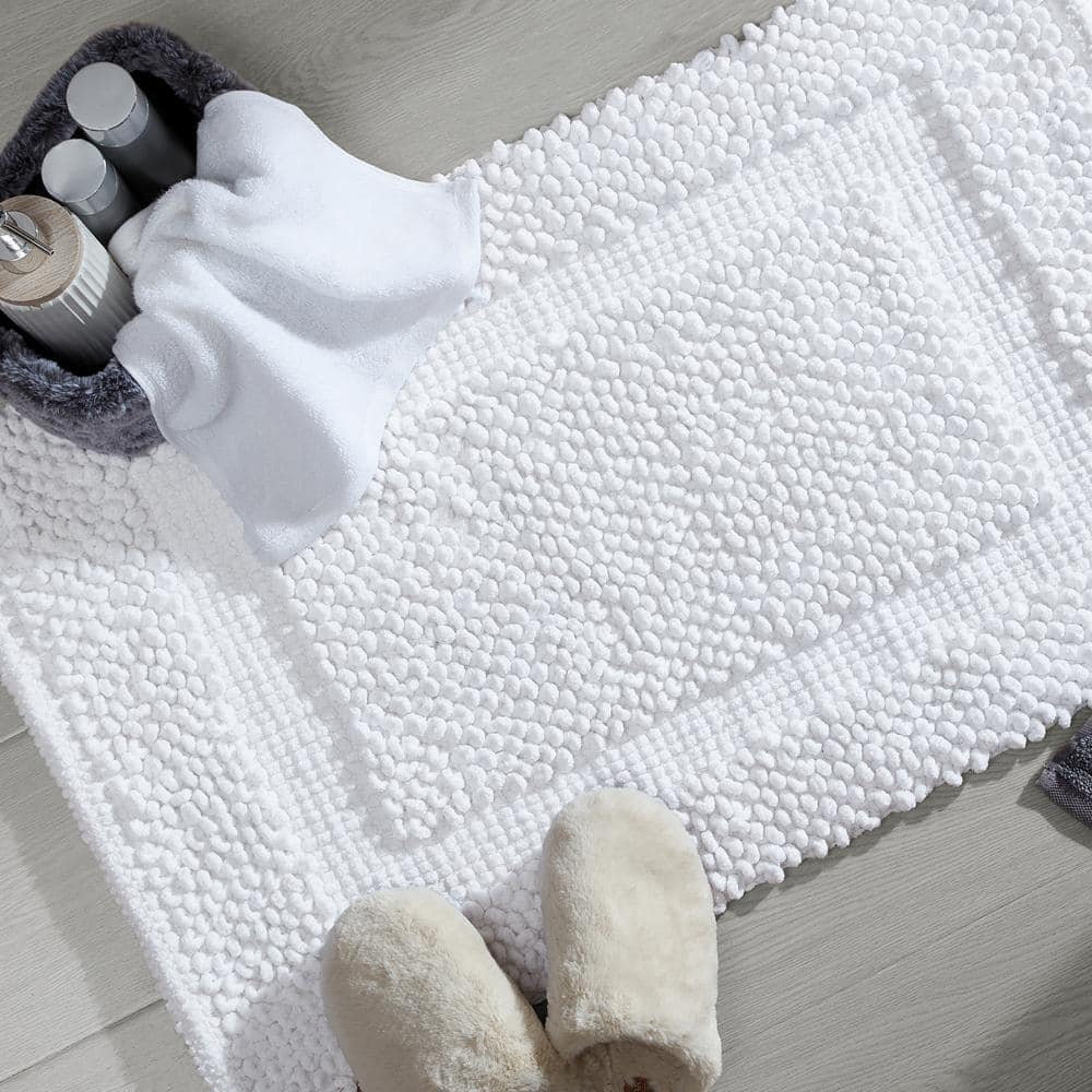 Luxurious White Cotton Chenille Non-Slip Bath Mat 20" x 32"
