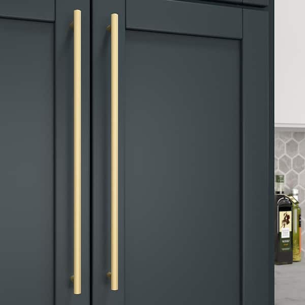 Hearst Collection 17-5/8 in. (448 mm) Modern Satin Brass Knurled Cabinet Bar Pull