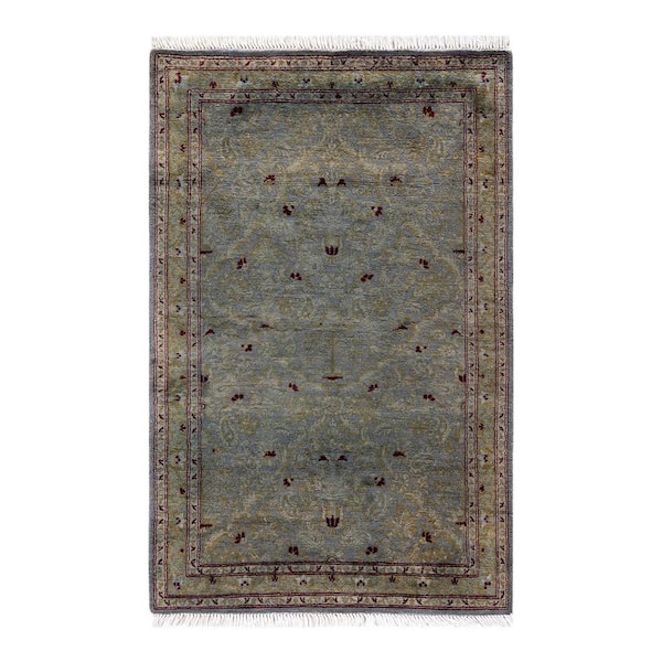 Chloe & Olivia Home Gray 2 ft. 8 in. x 4 ft. 1 in. Fine Vibrance Hand-Knotted Area Rug