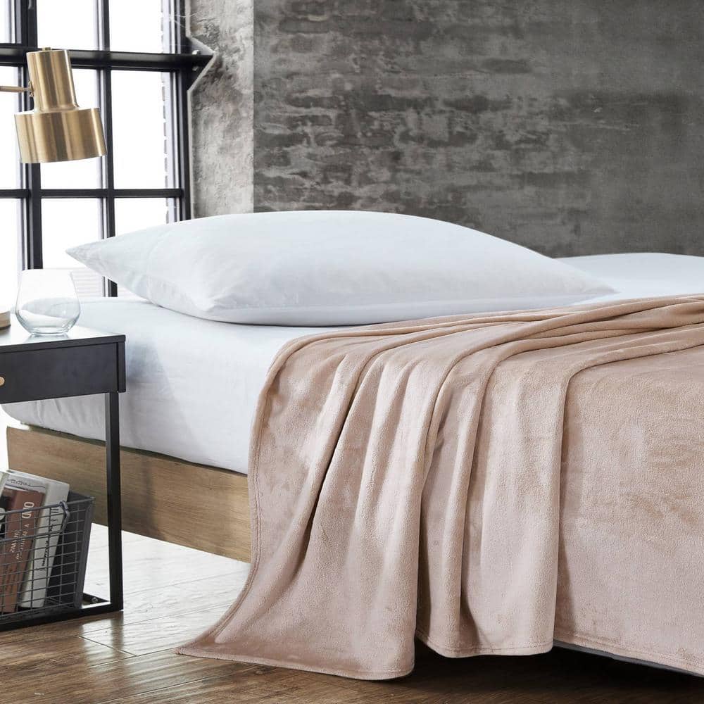 Full Ultra Soft Pink Fleece Blanket