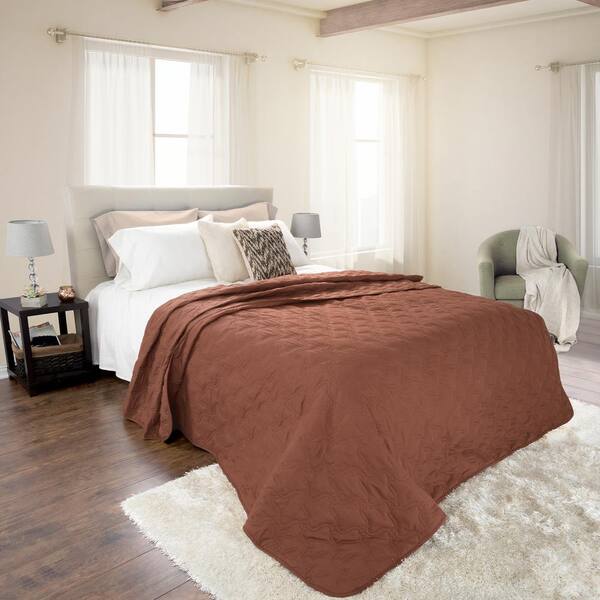 Lavish Home Classic Chocolate Solid King Quilt