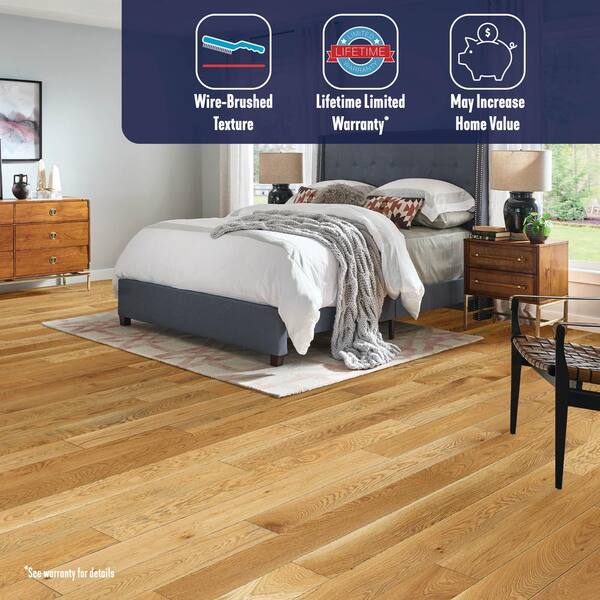 Bruce American Vintage Hazelnut Red Oak 3/4 in. T x 5 in. W Wire Brushed Solid Hardwood Flooring (23.5 sq.ft./ctn)