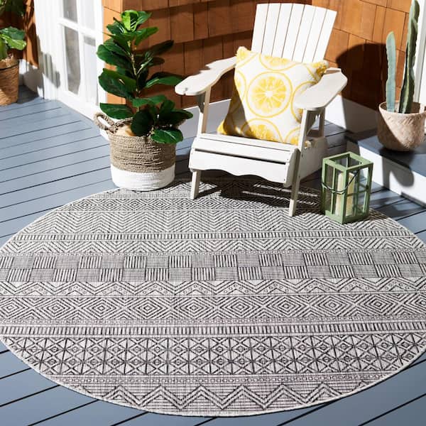 Courtyard Black/Gray 8 ft. x 8 ft. Striped Tribal Chevron Indoor/Outdoor Round Area Rug