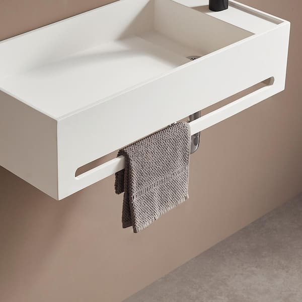 Shelves Towels Drying Rack Located Sinks Mirrors Bathtub Light Bathroom  Stock Photo by ©procontributors 624657908