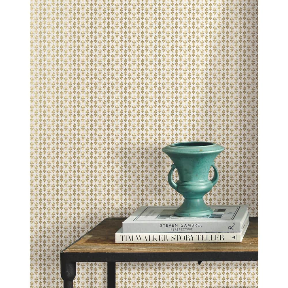 Petal Perfect 27" x 324" Smooth Floral Wallpaper Roll in Brown