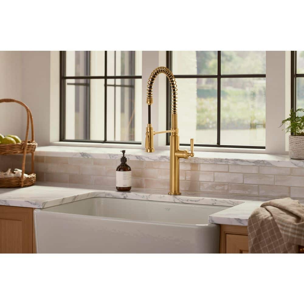 Polished Chrome Semi-Professional Kitchen Faucet with Pull-out Spray