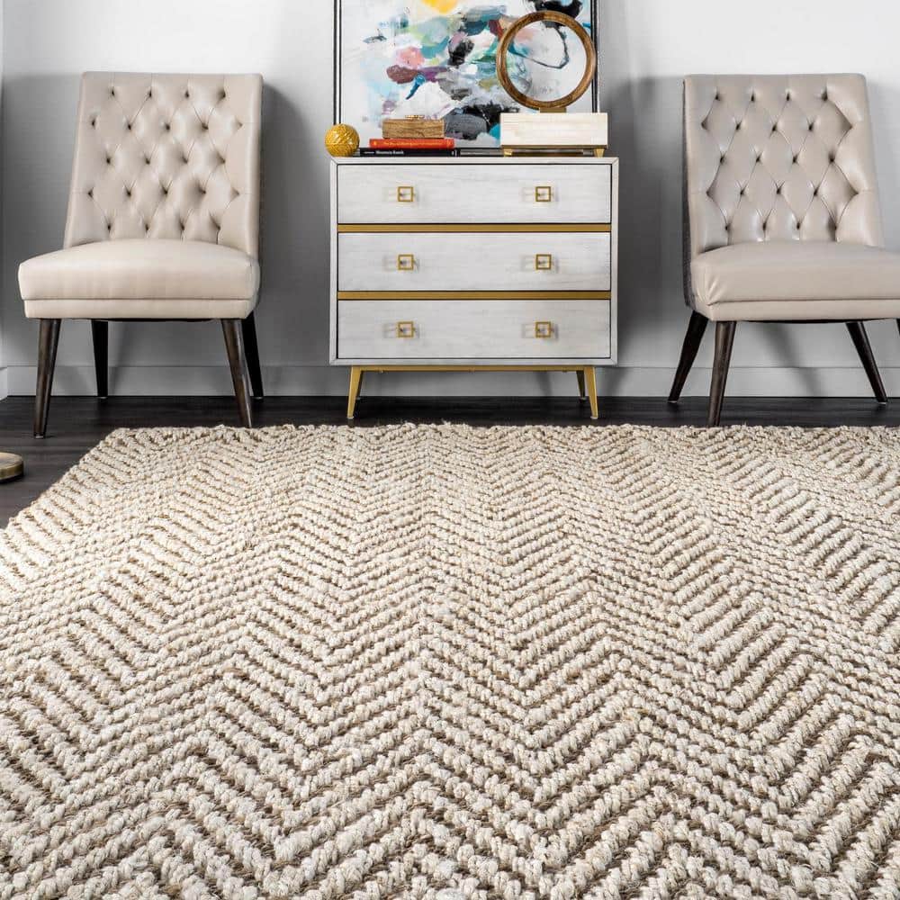 Handmade Off White Chevron Jute 4' x 6' Rug