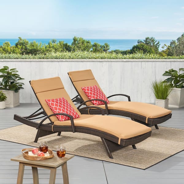 Salem outdoor store chaise lounge