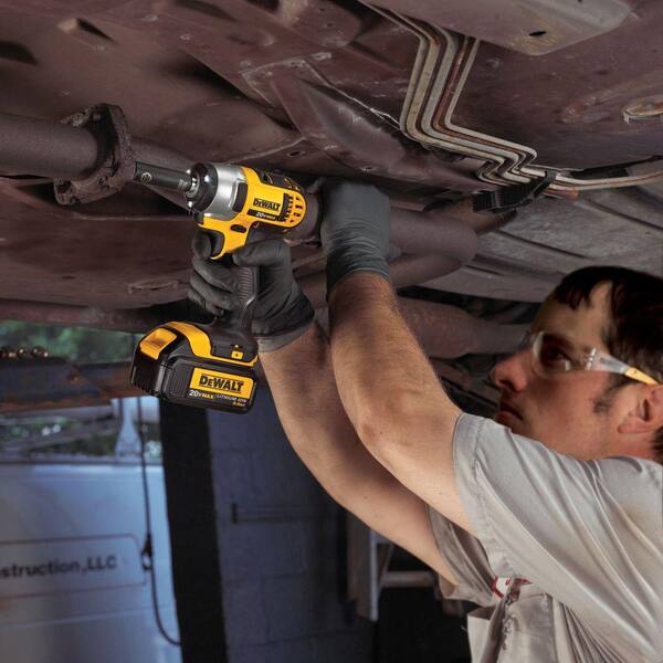 DeWalt Impact Wrench Comparison - Clever Handymen