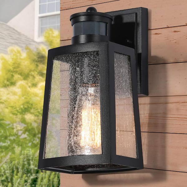 Uolfin Modern Rustic Motion Sensor Outdoor Wall Light, 1-Light Transitional Black Outdoor Wall Sconce for Patio, Park, or Porch