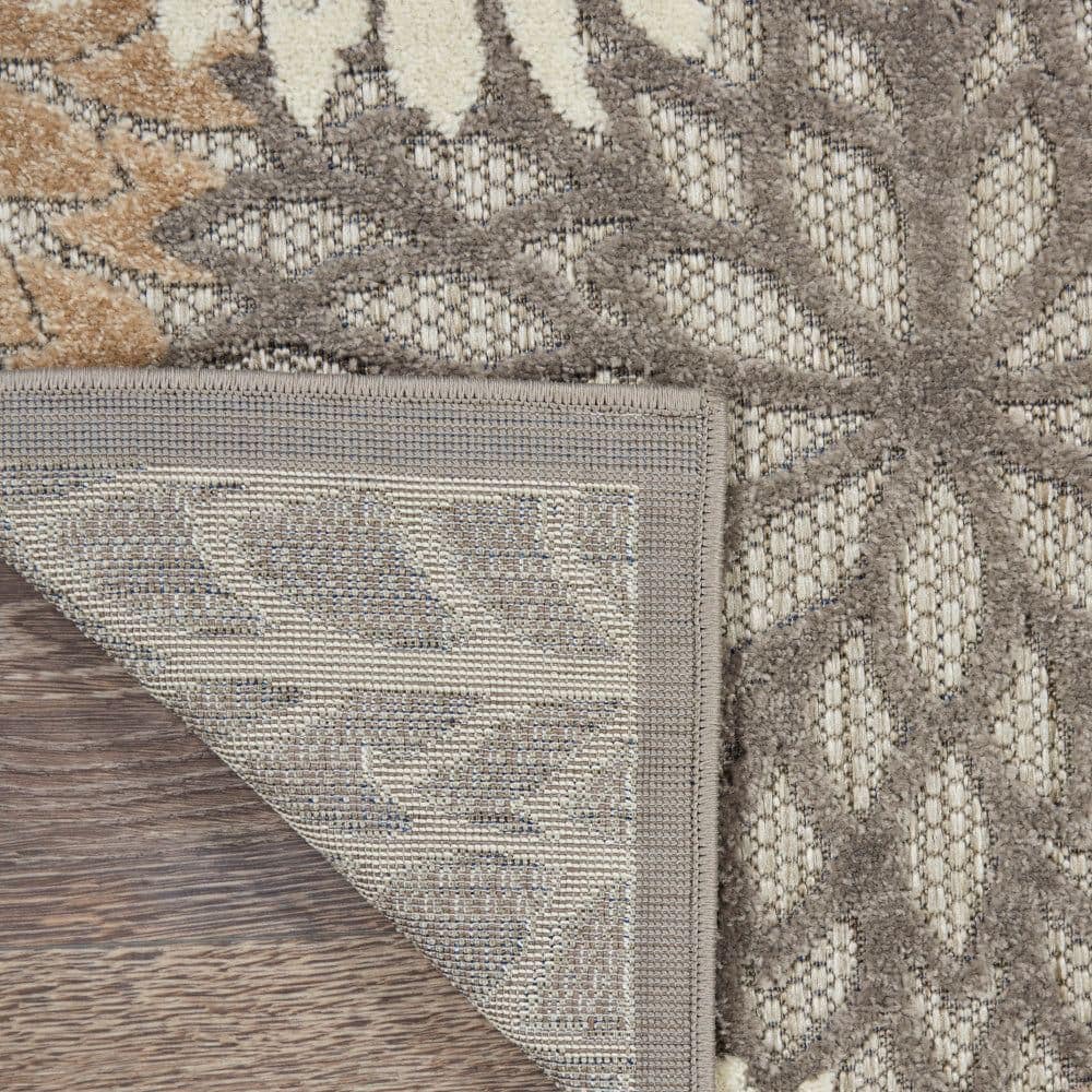 Handwoven Traditional Floral Medium Rug in Gray and Brown