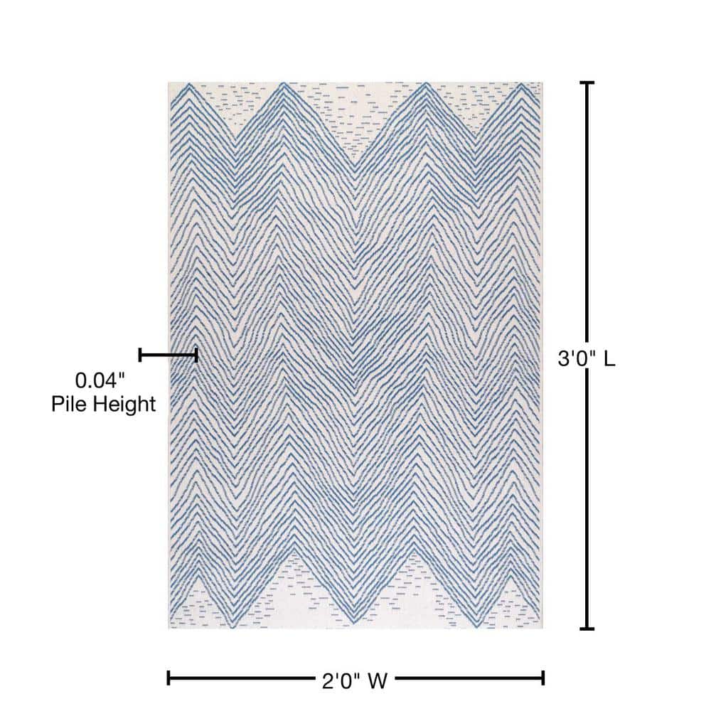 Chevron Waves Easy-Care Indoor/Outdoor Accent Rug, 2' x 3', Blue