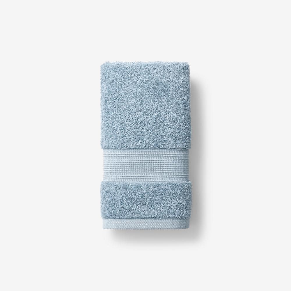 https://images.thdstatic.com/productImages/0564223d-b410-4b45-8413-efea466bbb5b/svn/blue-sky-the-company-store-bath-towels-vj92-hand-blsky-64_1000.jpg