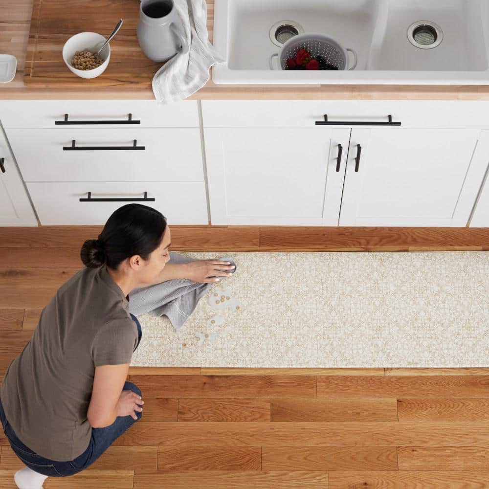 Beige Medallion Memory Foam Non-Slip Runner Mat