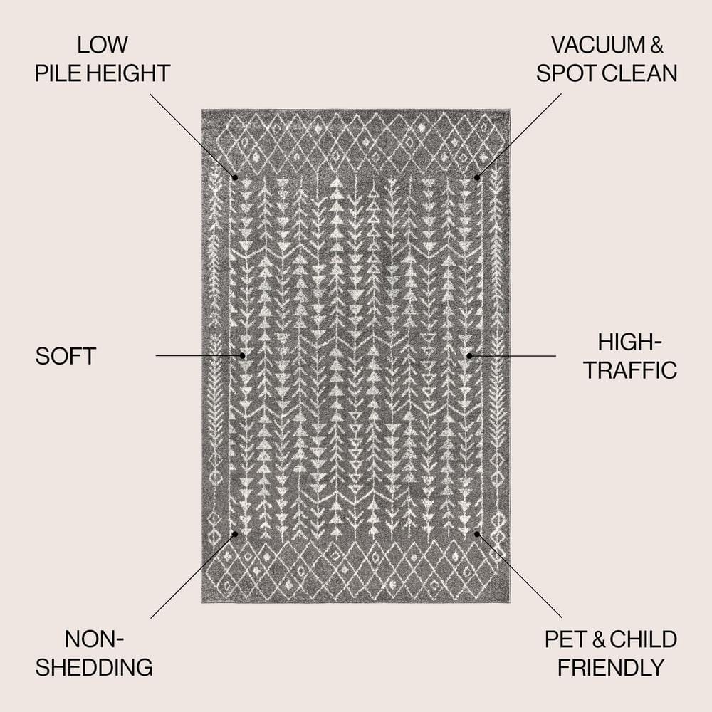 Ziri 4' x 6' Grey and Cream Synthetic Moroccan Area Rug