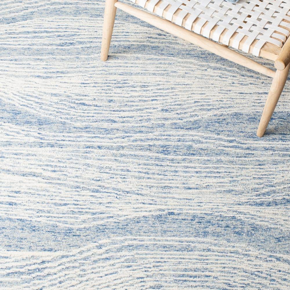 Hand-tufted Wool Rectangular Rug in Vivid Blue - 5' x 8'