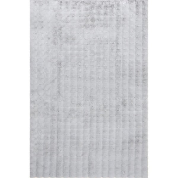 nuLOOM Jeni Solid Faux Rabbit Machine Washable Silver 7 ft. 6 in. x 9 ft. 6 in. Area Rug