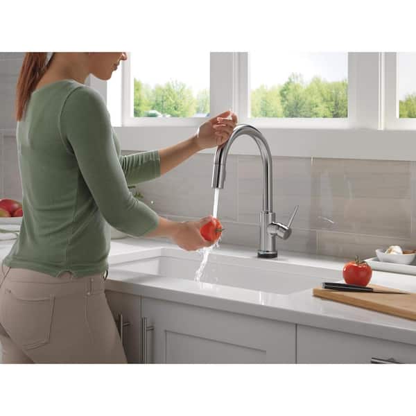Trinsic VoiceIQ Touch2O with Touchless Technology Single Handle Pull Down Sprayer Kitchen Faucet in Arctic Stainless