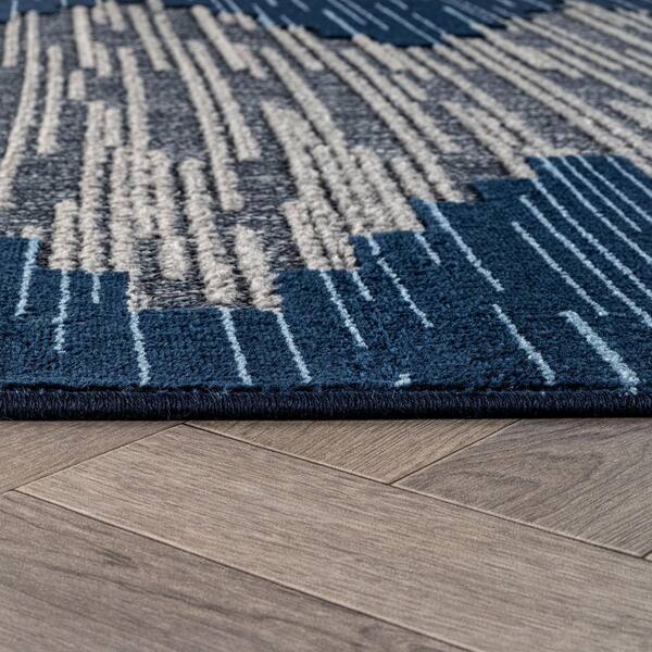 Geometric Design Indoor/Outdoor High-Low Textured Runner Rug, Geometric, Easy-Clean Patio Rug 2' x 7' Navy