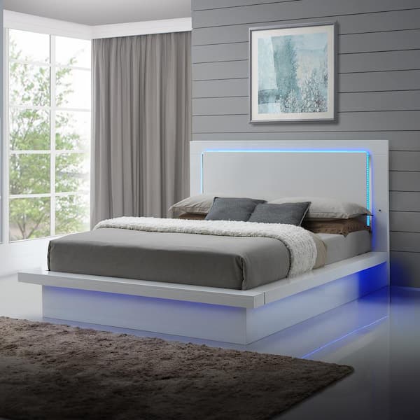 New Classic Furniture Sapphire White Wood Frame Queen Lighted Panel Bed