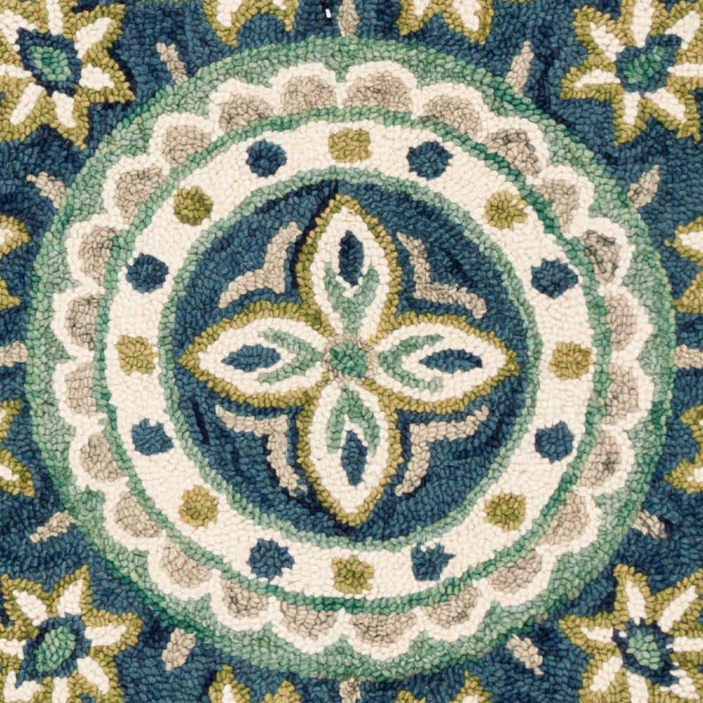Handmade Ivory and Blue Round Wool Tufted Area Rug