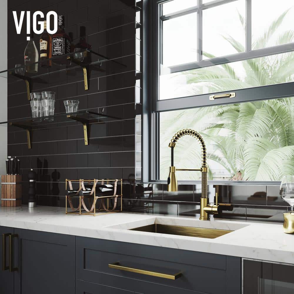 Elegant Matte Gold Pull-Down Kitchen Faucet with 360° Swivel Spout