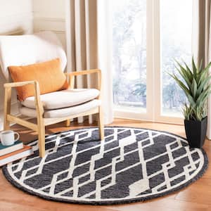 Micro-Loop Charcoal/Ivory 5 ft. x 5 ft. Tribal Diamonds Round Area Rug