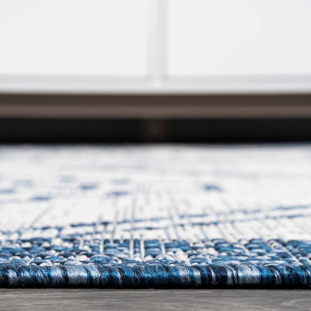 Ivory/Blue Synthetic Medallion Rectangular Easy-Care Rug