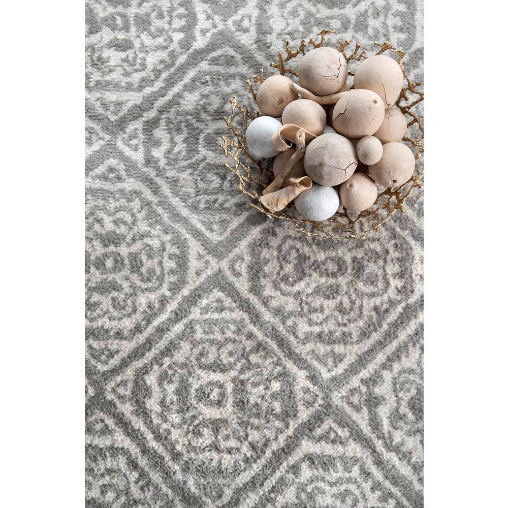Gray Geometric Synthetic 8' x 10' Area Rug