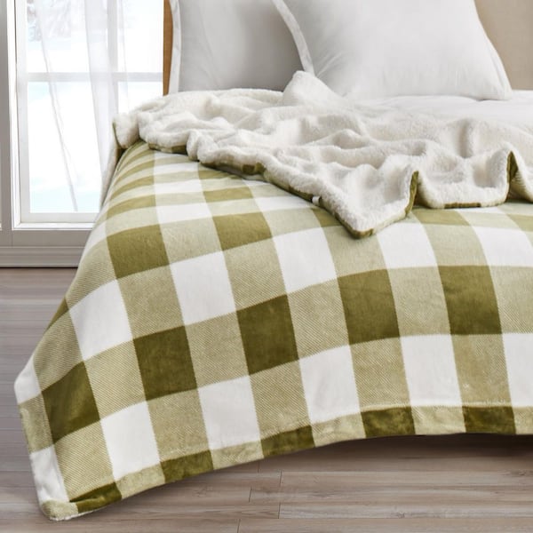 FRESHFOLDS Olive Green Buffalo Checks Reversible Plush Polyester Sherpa Blanket