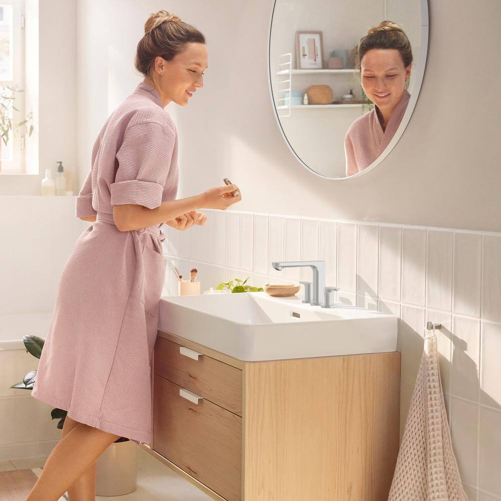 Chrome Contemporary 2-Handle Widespread Bathroom Faucet with Drain Assembly