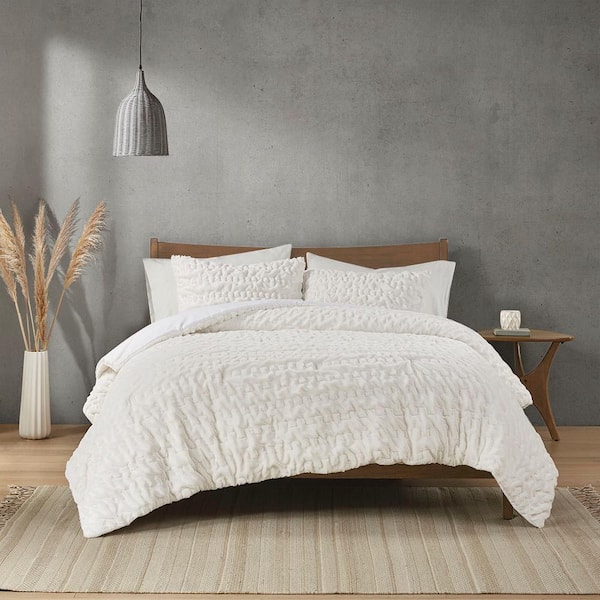 Madison Park Dakota Polyester Ivory Faux Fur King/Cal King Comforter Set