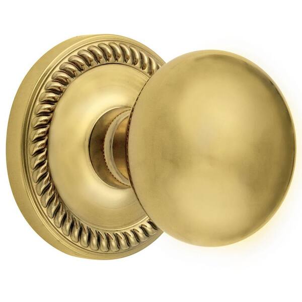 Grandeur Newport Rosette Polished Brass with Double Dummy Fifth Avenue Knob