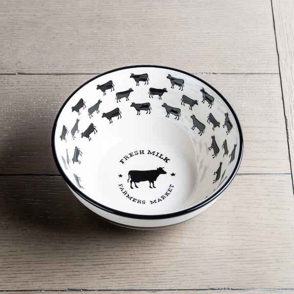https://images.thdstatic.com/productImages/067087eb-5a1c-4ac0-80ae-1b26b52a0512/svn/white-and-black-baum-serving-bowls-farmbowls-4f_600.jpg