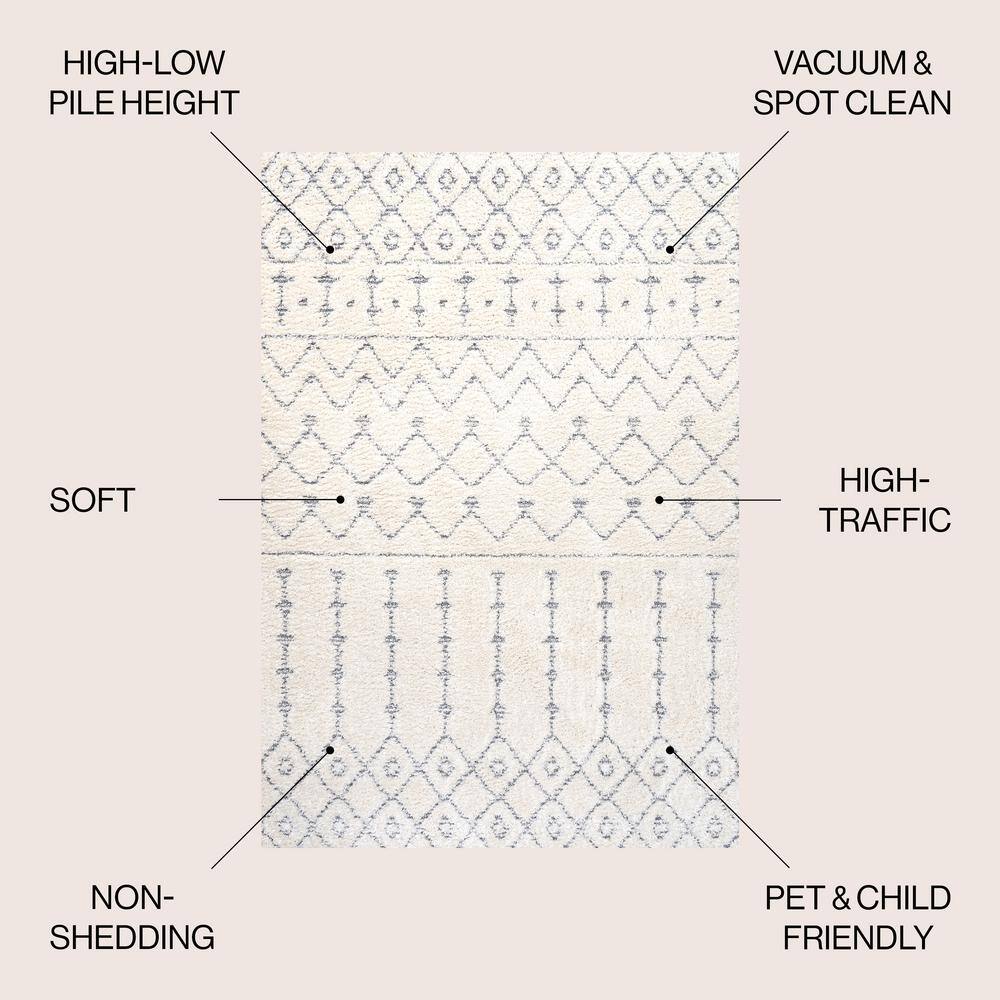 Cream/Gray Moroccan Trellis 4' x 6' Plush Area Rug