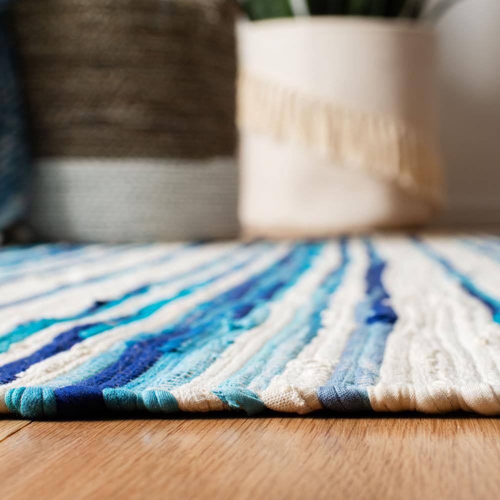 Ivory & Blue Handwoven Stripe Accent Rug - 2' x 3'