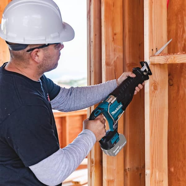 Makita 18V LXT Lithium-Ion Cordless Bluetooth Job Site Radio with