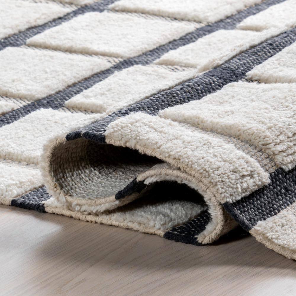 Ivory and Black Handwoven Wool Rectangular Area Rug, 5' x 8'