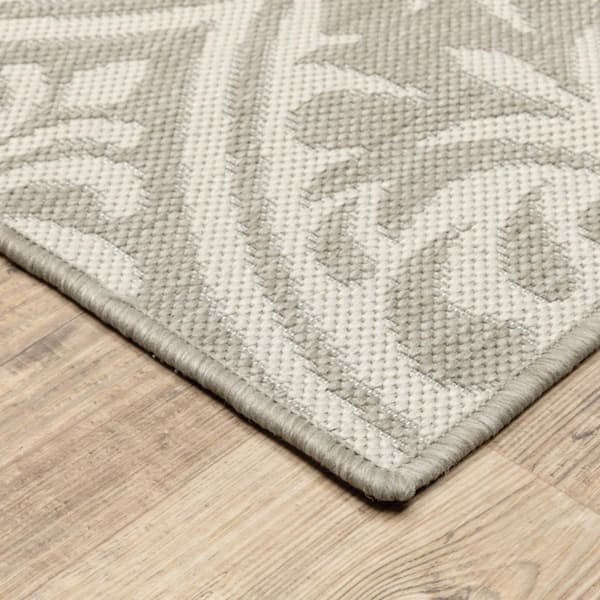 Gray, Ivory 10 ft. x 13 ft. Loomed Floral Polypropylene Rectangle Indoor/Outdoor Area Rug