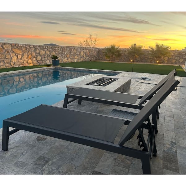 PURPLE LEAF Textilene Outdoor Metal Pool Lounge Chairs with Side