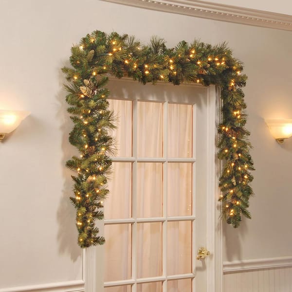 Unbranded - Carolina Pine 9 ft. Garland with Clear Lights