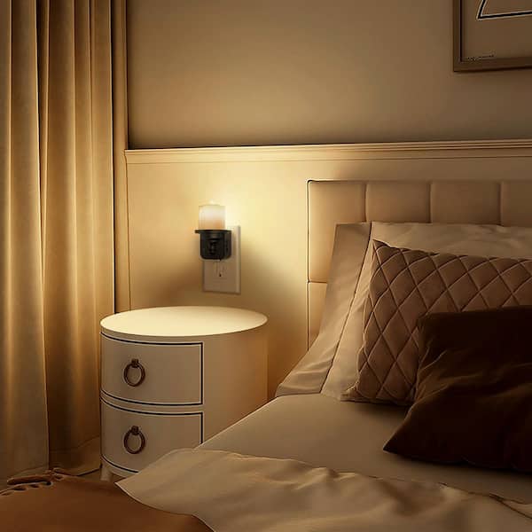 YANSUN LED Candle Night Light Plug in [4-Pack], Dusk to Dawn