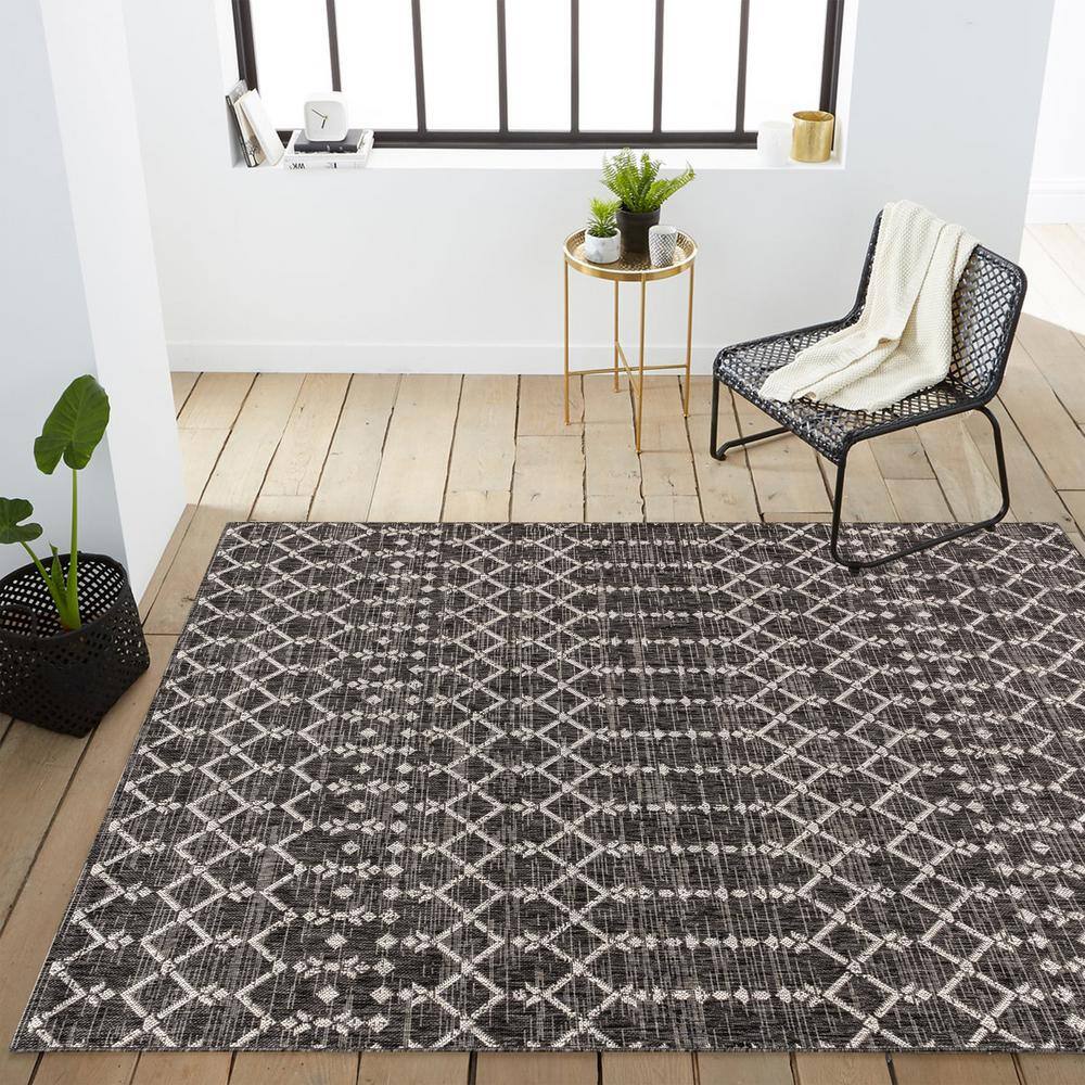 Gray Geometric Flat Woven Indoor/Outdoor Rug 4' x 6'