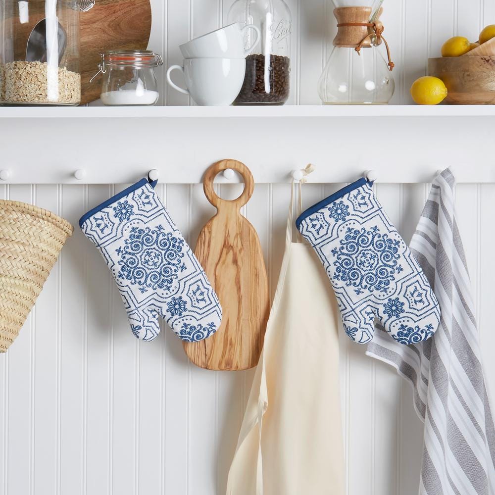 Navy Blue Medallion Print Cotton Oven Mitt Set, 7"x13", 2-Piece