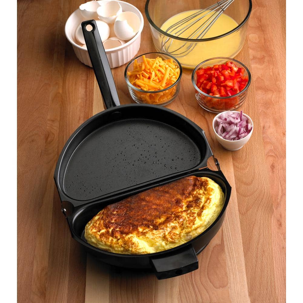 Black Aluminum Non-Stick Folding Omelet Pan with Lid
